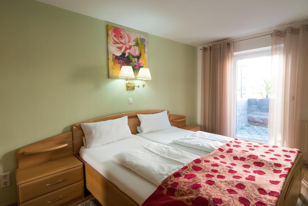 Wellnesshotel & Restaurant Hexenschopf Loeffingen Ngoại thất bức ảnh